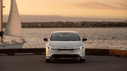 2026 Hyundai Elantra Hybrid: America's most fuel-efficient sedan