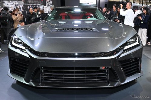 トヨタの新型スーパーカー「GR GT」にファン殺到、初の4L・V8エンジンは650馬力以上に…東京オートサロン2026