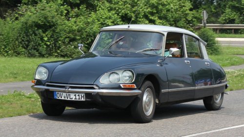 10 vintage cars that were ahead of their time