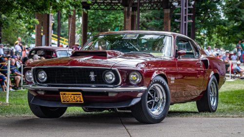 Muscle Cars, 9 vintage muscle cars that were built for straight-line speed