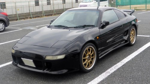 9 Japanese sports cars from the 1990s that became tuning legends