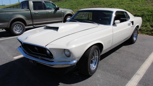 10 rare American cars that collectors are hunting right now