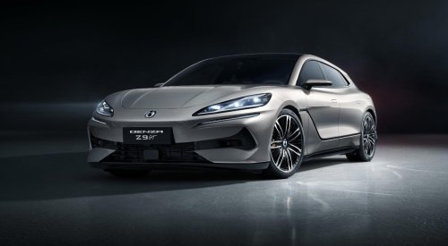 James Bond cambia de coche y la marca que ha elegido sorprenderá a muchos