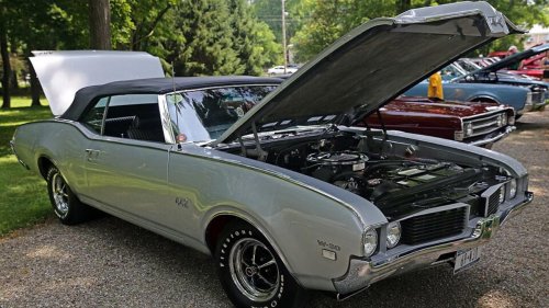 9 factory hot rods from the ’60s that still rip today