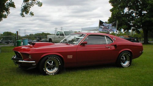 12 classic muscle cars that still dominate car shows today