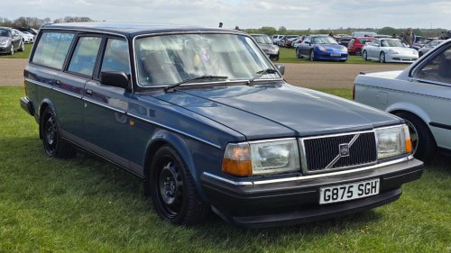 10 classic cars that mechanics say are built to last