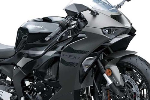 スポーツ走行だけじゃない! “戦闘力”と“扱いやすさ”を両立する 国内メーカーのミドルクラス「スーパースポーツ」3選