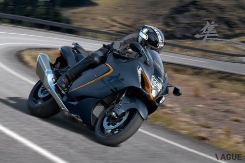 ツーリングもスポーツ走行も楽しめる! 派手さより中身重視 新車で買えるスズキの「大型スポーツバイク」3選