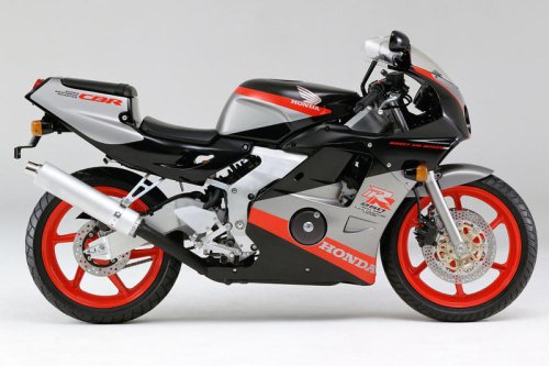 ホンダ「CBR250RR」（1990年）【90年代に登場したホンダのバイク図鑑】