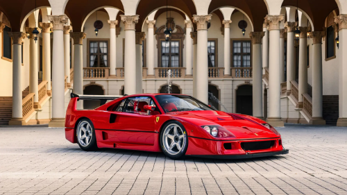 Ferrari | Ferrari F40 | Lewis Hamilton 'revienta' el Daikoku Parking Area de Yokohama: llega con su Ferrari F40 y se lía