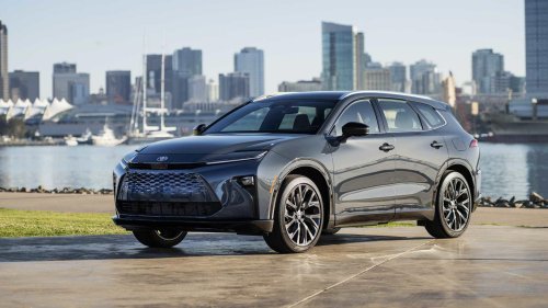 Toyota Crown Signia – The 'station wagon' that nobody asked for but everyone should buy