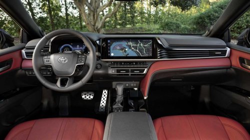 This Toyota Hybrid Beat Every Lexus Hybrid Combined in Sales