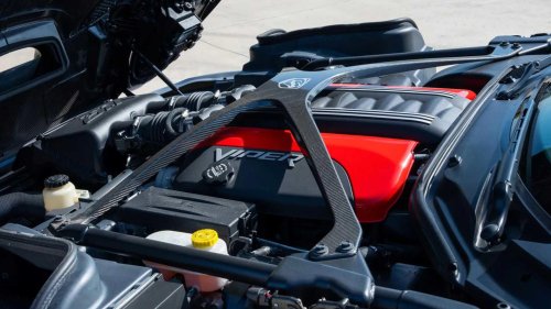 The biggest engine ever plonked under the hood of an American car