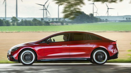 12 sedans that can outrun the Porsche 911 in a straight line