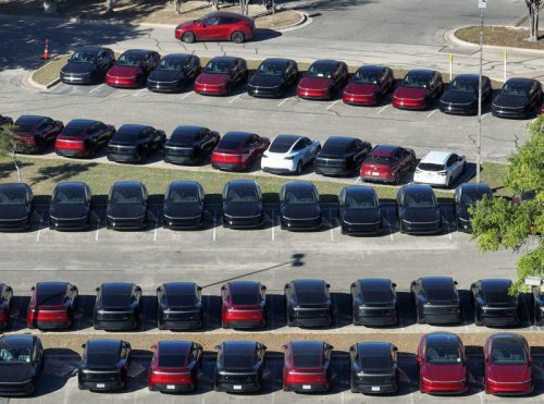 EV interest rises with gas prices, but new car sales still lag
