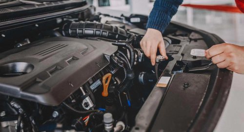 Casi todo el mundo cae en esta trampa al apagar su coche: advertencia de un mecánico a los conductores