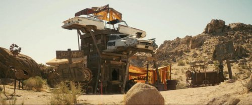 The cars of Fallout are ever-present beacons in the wasteland