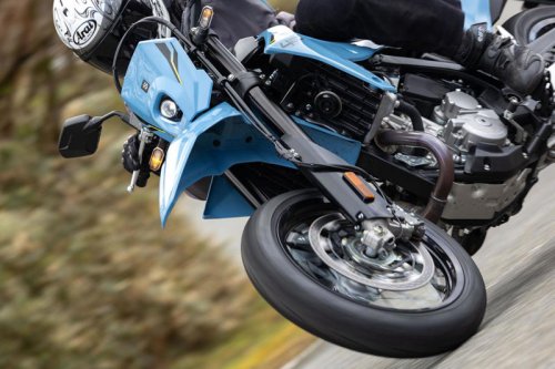 パーフェクト!新型『DR-Z4SM』で峠を走ったら夢のような体験をした【SUZUKI DR-Z4SM インプレ・レビュー③ ワインディング 前編】