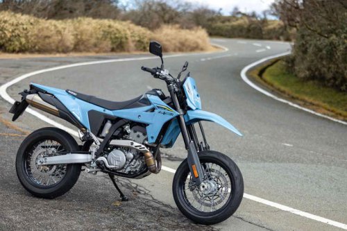 パーフェクト!新型『DR-Z4SM』で峠を走ったら夢のような体験をした【SUZUKI DR-Z4SM インプレ・レビュー③ ワインディング 前編】