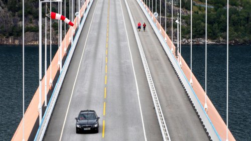 The top 10 EV markets in the world &amp; 10 countries that are lagging behind