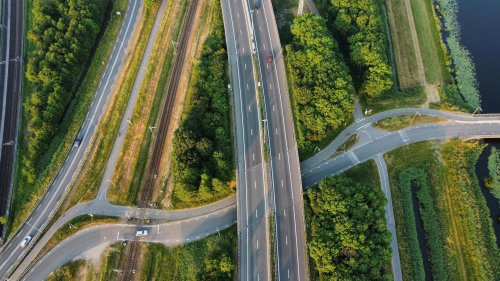 The top 10 EV markets in the world &amp; 10 countries that are lagging behind