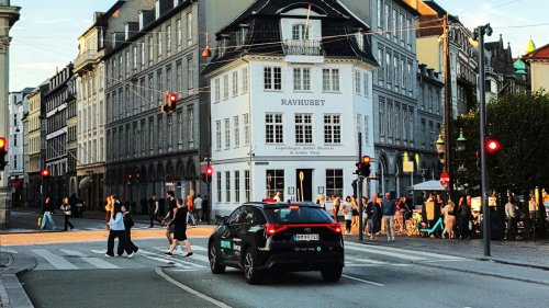The top 10 EV markets in the world &amp; 10 countries that are lagging behind
