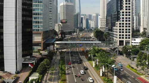 The top 10 EV markets in the world &amp; 10 countries that are lagging behind