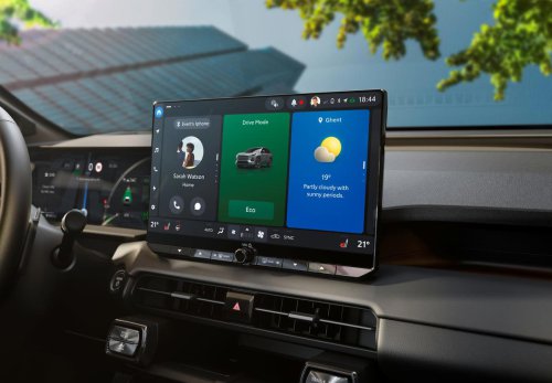 Nos hemos subido al nuevo Toyota RAV4: 5 razones por las que nos gusta y sus precios en España