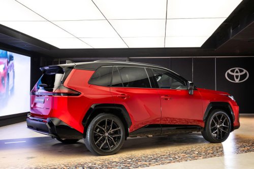 Toyota, Nos hemos subido al nuevo Toyota RAV4: 5 razones por las que nos gusta y sus precios en España