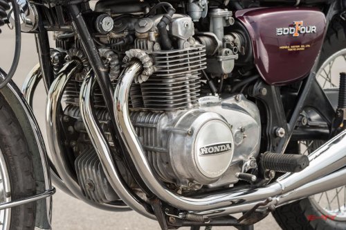 【ホンダドリームCB500FOUR（1971）回顧試乗】渋く速い大人の4気筒を味わう