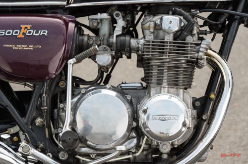 【ホンダドリームCB500FOUR（1971）回顧試乗】渋く速い大人の4気筒を味わう