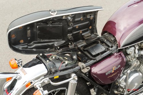 【ホンダドリームCB500FOUR（1971）回顧試乗】渋く速い大人の4気筒を味わう