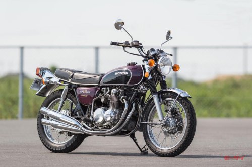 【ホンダドリームCB500FOUR（1971）回顧試乗】渋く速い大人の4気筒を味わう