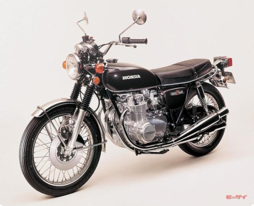 【ホンダドリームCB500FOUR（1971）回顧試乗】渋く速い大人の4気筒を味わう