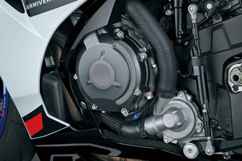 見た目は似てるけど中身は別物! 復活を遂げたスズキ「GSX-R1000/R」（2026年）のエンジンを徹底解剖
