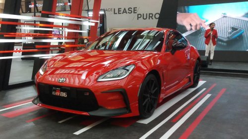 10 sports cars that hold their value far better than expected