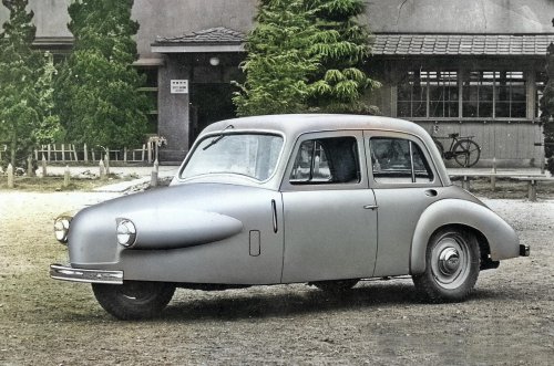 The mysterious world of the three-wheeled car