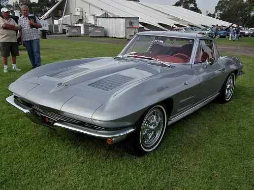 12 popular 1960s cars that turn heads even today