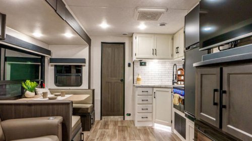 5 things RV passengers are never allowed to do on the road