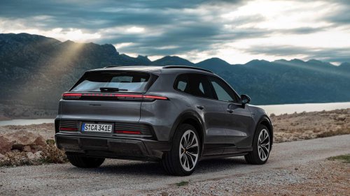 Top 10 most reliable luxury SUVs according to JD Power