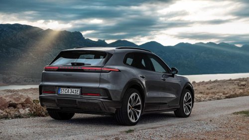 Top 10 most reliable luxury SUVs according to JD Power