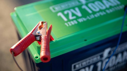 10 signs your car isn't ready for winter &amp; 10 key tips for preparing for colder weather