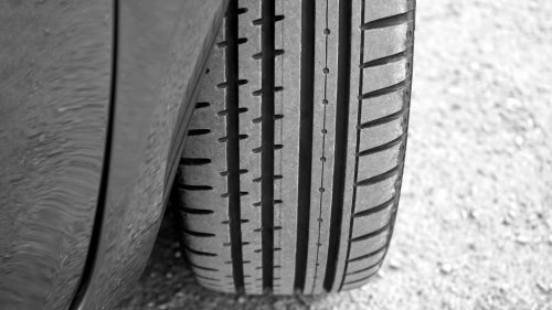 10 signs your car isn't ready for winter &amp; 10 key tips for preparing for colder weather