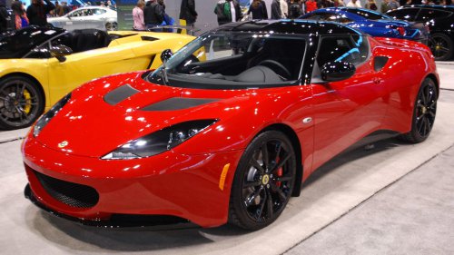 10 sports cars that look best painted red &amp; 10 that look terrible
