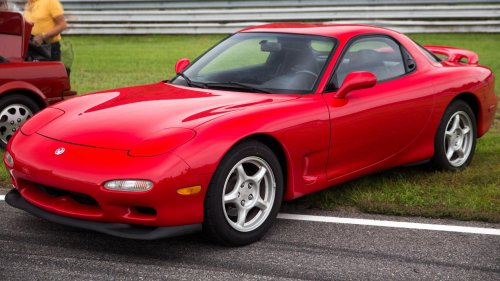 10 sports cars that look best painted red &amp; 10 that look terrible