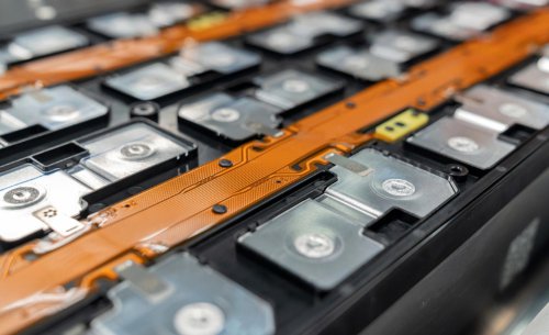 Baterías LFP: el motivo por el que tu próximo coche eléctrico sí debería cargarse siempre al 100%