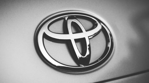 10 cars that are horrendously boring to drive &amp; 10 that are super fun