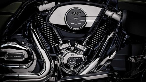 Touring, Harley-Davidson Road Glide Limited vs Indian Roadmaster: A touring bike showdown