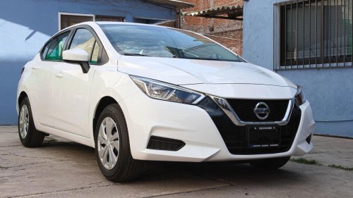 10 cars that are horrendously boring to drive & 10 that are super fun