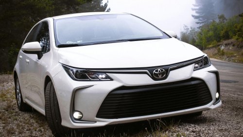 10 cars that are horrendously boring to drive & 10 that are super fun